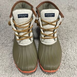 Sperry duck boots size 8